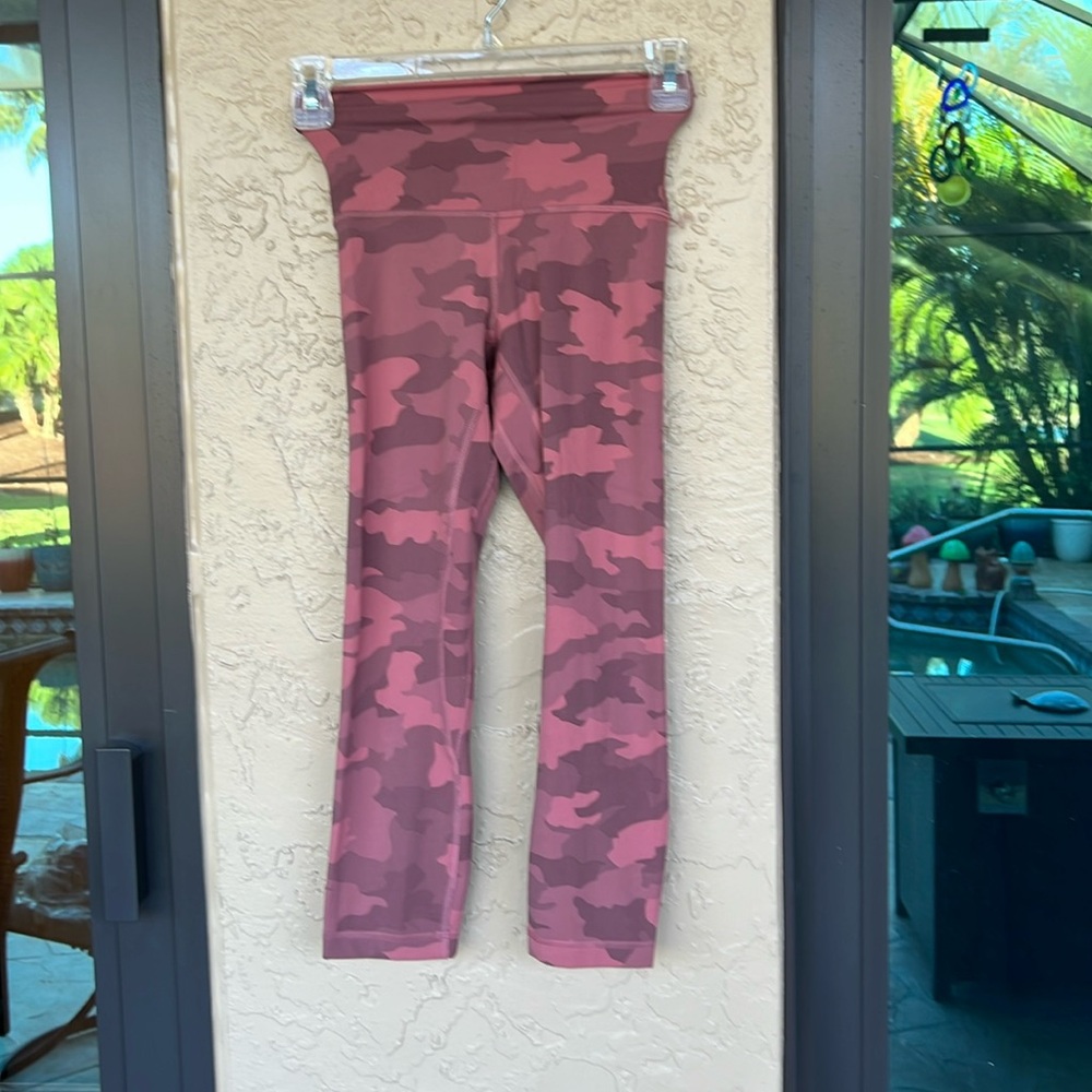 Camo size 0 leggings capri